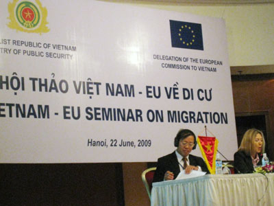 Việt Nam đối diện nguy cơ nhập cư bất hợp pháp