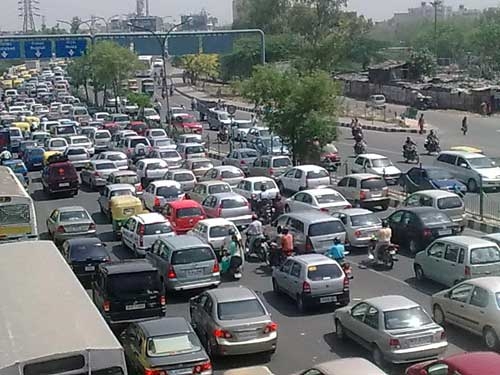 LÁI XE CẦN BIẾT