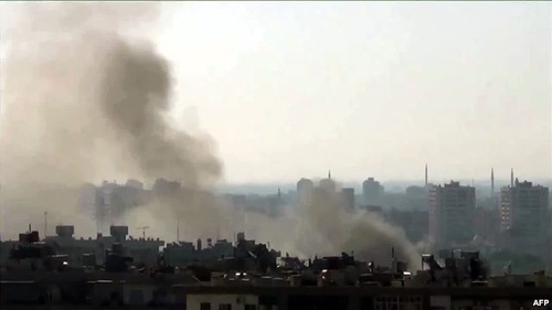 Trực thăng của chính phủ tấn công Damascus, phe nổi dậy tấn công Aleppo