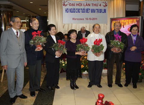 Hội người cao tuổi Việt Nam tại Ba Lan có Ban chấp hành mới