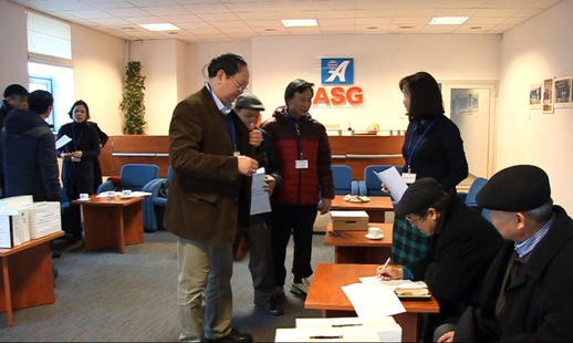 Quyên góp ủng hộ trẻ em nghèo khó ở vùng cao Việt Nam và một số người Việt trong cộng đồng gặp hoàn cảnh đặc biệt khó khăn.