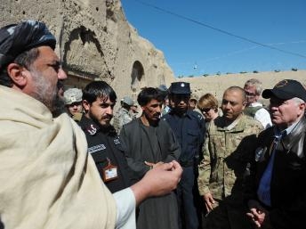 Tổng thống Afghanistan yêu cầu NATO ngưng toàn bộ chiến dịch quân sự