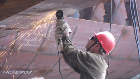 Phá sản nhiều nhưng DN vẫn muốn thắt chặt tiền tệ