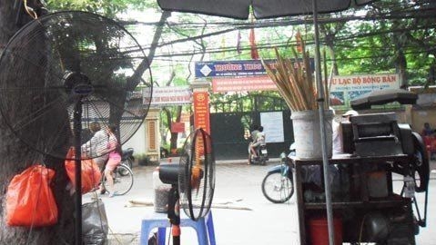Dân kinh doanh nhỏ “mắc kẹt” với giá điện mới