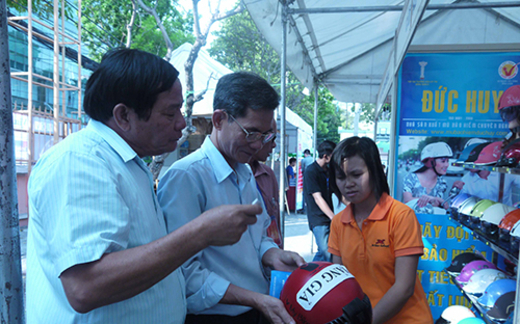 Người tiêu dùng luôn “nắm đằng lưỡi”