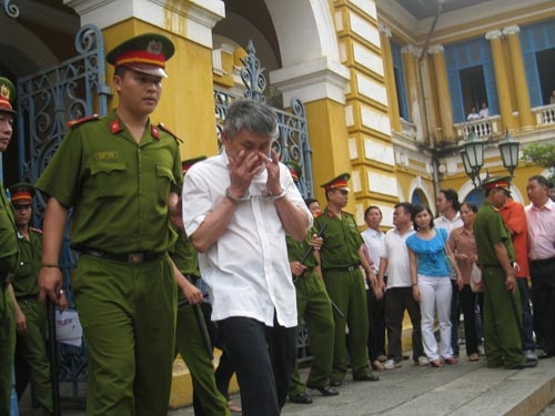 Kẻ quanh co, người thành khẩn