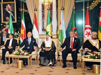 Syria tạm thời bị loại khỏi thế giới Hồi giáo, chiến sự tiếp diễn