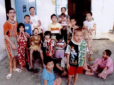 Trường Tia Sáng bị giải thể: 18 trẻ chưa biết về đâu