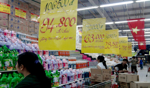 Dồn dập tăng giá, suy kiệt sức mua