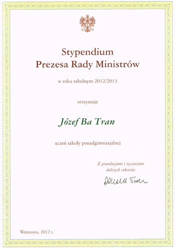Cháu Józef Ba Trần được nhận học bổng của Chủ tịch Hội đồng Bộ trưởng Ba Lan