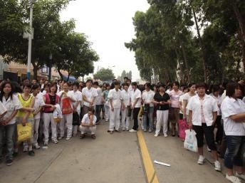 Chính quyền gián tiếp hỗ trợ phong trào đình công trong các hãng ngoại quốc