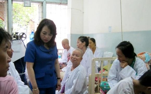 Ba trẻ tử vong, phong bì và hai chữ lương y...