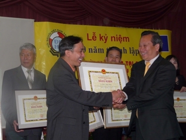 QUÁ TRÌNH HÌNH THÀNH CỘNG ĐỒNG NGƯỜI VIỆT NAM TẠI BA LAN