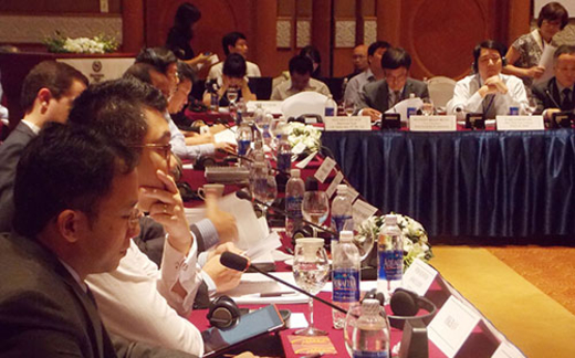 Nhà đầu tư ngoại lo nợ xấu