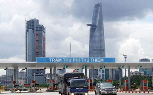 Nhà nước ’bỏ quên’ hàng tỷ USD, nhưng tăng phí đường