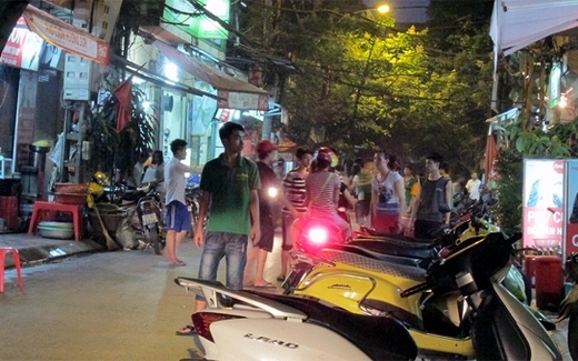 Chết khiếp sa vào phố ‘vẫy’ ở Hà Nội