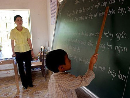 Đã nghỉ hè dài, giáo viên đừng đòi thưởng Tết!