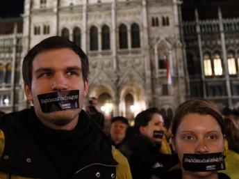 Hungary: Đạo luật Truyền thông tiếp tục bị chống đối