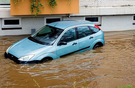 Làm thế nào để biết xe đã bị ngập nước? Thợ sửa xe khuyên: hãy kiểm tra một chỗ