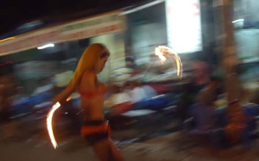 Khi nữ công nhân 'làm thêm nghề... gái gọi'