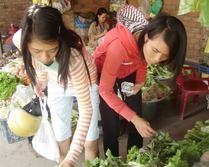 Bi hài chuyện sinh viên xoay sở thời bão giá