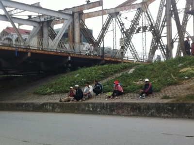 Sát Tết, quay quắt đợi việc