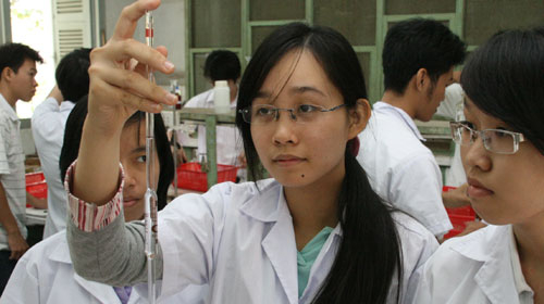 Chương trình đại học tiên tiến: Mới yên tâm về tiếng Anh