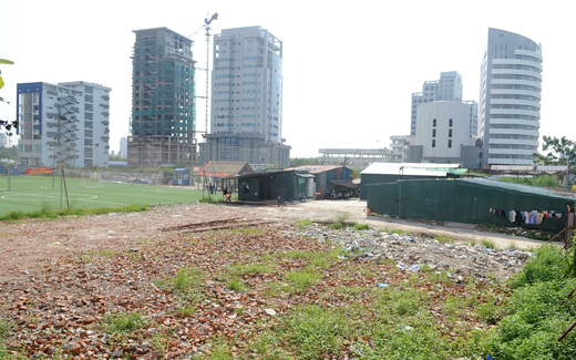 Làn sóng bán dự án địa ốc chưa dừng