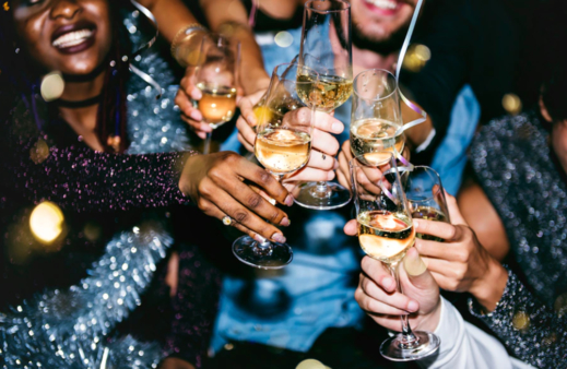 Vì sao Noel và Tết 1/1 sắp tới đều rơi vào ngày nghỉ mà không được nghỉ bù?