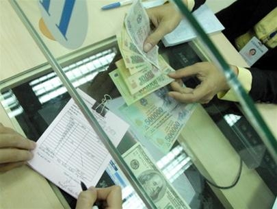Doanh nghiệp đói vốn; NH lách luật, vượt rào để tăng lãi suất