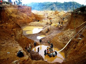 Dân làng Miến Điện biểu tình chống dự án mỏ đồng của Trung Quốc