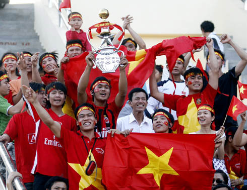 Nụ cười Việt Nam trên đất Lào