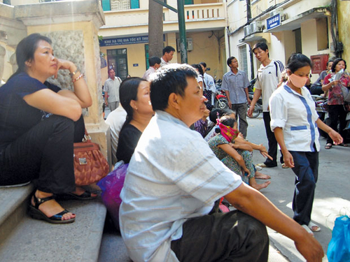 Ký sự bệnh viện: Phi nhân trong thế giới nhân đạo