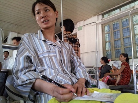 Mặn đắng hai chữ "chân dài" trên sân golf