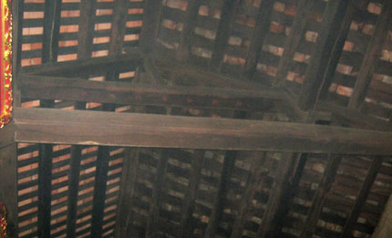 Chuyện ly kỳ về rắn trắng ở đền Trần