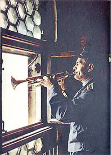 Không có gì hai lần - bài thơ bất hủ, tiếng kèn vô tiền khoáng hậu