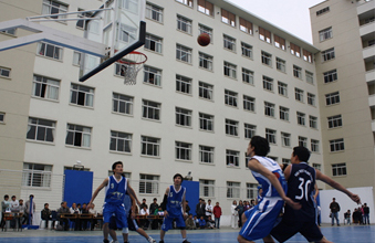 Đại học Việt: Nửa trường, nửa... chợ?