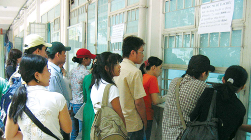 Sinh viên tốt nghiệp hệ tại chức với cơ quan nhà nước