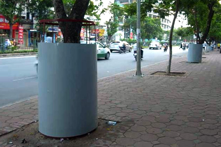 Lạ đời cây sưa ‘mặc giáp’ hay thảm họa du lịch Hà Nội?