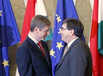 “Dịch” đạo văn tại Hungary: Đến lượt cựu thủ tướng cánh tả bị nhiễm