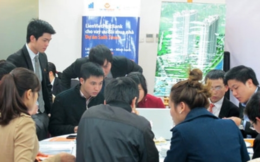 Nửa năm bơm 300 tỷ: 'Giải cứu' BĐS trong mơ?