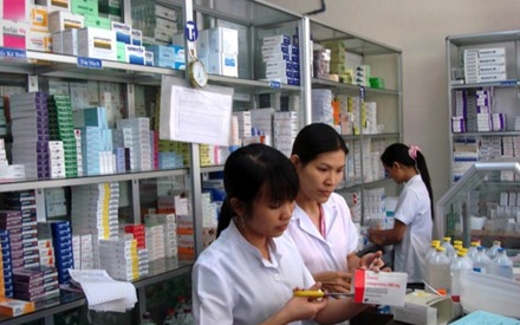 Thuốc giá “bèo”, kém chất lượng tràn vào bệnh viện