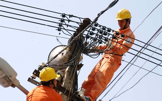 Ngành điện cần ‘chịu đựng’ một chút