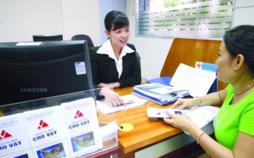 Ngân hàng mập mờ, người vay ôm quả đắng lãi suất