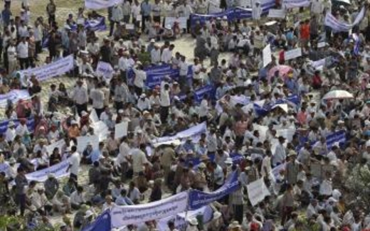 10.000 người biểu tình phản đối việc phủ nhận tội ác Khmer Đỏ