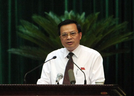 “Nới” luật để tuyển viên chức người Việt ở nước ngoài