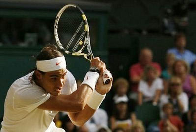 Nadal vất vả vào vòng 4 Wimbledon