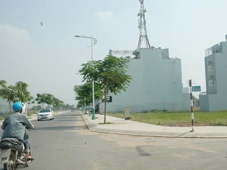 Bất động sản khó tăng tốc