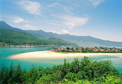 Lăng Cô vào top vịnh biển đẹp nhất thế giới