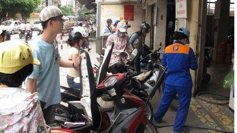 Đồng loạt xin tăng giá xăng dầu 500 - 900 đồng/lít